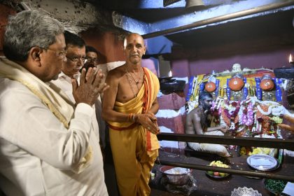 ಹಾಸನಾಂಬೆ ದರ್ಶನ ಪಡೆದ ಮುಖ್ಯಮಂತ್ರಿ ಸಿದ್ದರಾಮಯ್ಯ