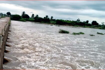ಬಳಗಾನೂರು:  ಮಸ್ಕಿಿ ಮಾರಲದಿನ್ನಿಿಡ್ಯಾಾಂನಿಂದ ಹೆಚ್ಚುವರಿ ನೀರು ತುಂಬಿಹರಿದ ಹಿರೇಹಳ್ಳ  104 ಮಿ.ಲಿ ಮೀಟರ ಮಳೆ ದಾಖಲು