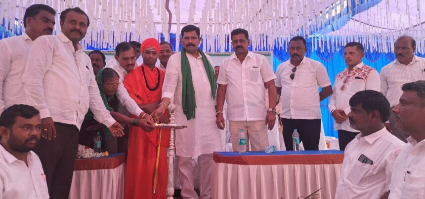 *ತುಂಗಭದ್ರಾಾ 31ನೇ ಉಪ ಕಾಲುವೆ ಕೊನೆ ಭಾಗದ 15 ಸಾವಿರ ಎಕರೆ ಜಮೀನಿಗೆ ನೀರುಣಿಸುವ ಉಳೇನೂರು ಏತ ನೀರಾವರಿ ಯೋಜನೆ * ಲೋಕಾರ್ಪಣೆ ಮಾಡಿದ ಸಚಿವ ಶಿವರಾಜ ತಂಗಡಗಿ ನಾಲ್ಕು ದಶಕದ ರೈತರ ನೀರಿನ ಸಮಸ್ಯೆೆಗೆ ಶಾಶ್ವತ ಪರಿಹಾರ *ತುಂಗಭದ್ರಾಾ 31ನೇ ಉಪ ಕಾಲುವೆ ಕೊನೆ ಭಾಗದ 15 ಸಾವಿರ ಎಕರೆ ಜಮೀನಿಗೆ ನೀರುಣಿಸುವ ಉಳೇನೂರು ಏತ ನೀರಾವರಿ ಯೋಜನೆ * ಲೋಕಾರ್ಪಣೆ ಮಾಡಿದ ಸಚಿವ ಶಿವರಾಜ ತಂಗಡಗಿ ನಾಲ್ಕು ದಶಕದ ರೈತರ ನೀರಿನ ಸಮಸ್ಯೆೆಗೆ ಶಾಶ್ವತ ಪರಿಹಾರ
