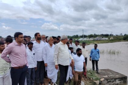 ಯಾದಗಿರಿ ಜಿಲ್ಲೆೆಯಲ್ಲಿ ಬೆಳೆಹಾನಿ, ಪ್ರವಾಹ ಪರಿಸ್ಥಿಿತಿ  ಸ್ಥಳಗಳಿಗೆ ಭೇಟಿ ನೀಡಿ ಅವಲೋಕನ ಮಾಡಿದ ಸಚಿವರು ಬೆಳೆ ನಾಶದ ಬಗ್ಗೆೆ ಪುನರ್ ಸಮೀಕ್ಷೆ ನಡೆಸಿ ಸರ್ಕಾರಕ್ಕೆೆ  ವರದಿ ಸಲಿಸಲು ಸೂಚನೆ – ದರ್ಶನಾಪೂರ