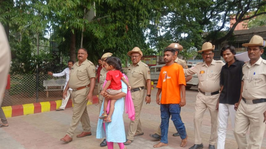 ವೆಂಕಟೇಶ ಕೊಲೆ ಪ್ರಕರಣ ; ಮತ್ತೆೆ ಮೂವರ ಬಂಧನ ವೆಂಕಟೇಶ ಕೊಲೆ ಪ್ರಕರಣ ; ಮತ್ತೆೆ ಮೂವರ ಬಂಧನ