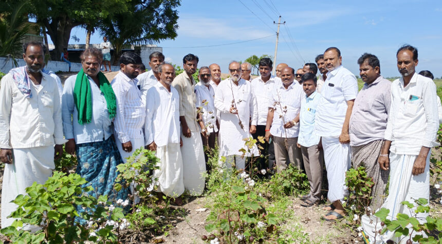 ಮಾಜಿ ಸಚಿವರಿಂದ ಬೆಳೆಹಾನಿ ವೀಕ್ಷಣೆ ಎಕರೆಗೆ 25ಸಾವಿರ ಪರಿಹಾರ ಕೊಡಿ: ನಾಡಗೌಡ ಒತ್ತಾಾಯ