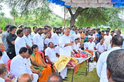 150 ಲಕ್ಷ ವೆಚ್ಚದಲ್ಲಿ ಯಲ್ಲಮ್ಮ ಕೆರೆ ಅಭಿವೃದ್ಧಿಿಗೆ ಸಚಿವ ಬೋಸರಾಜು ಚಾಲನೆ ಅಂತರಜಲ ಅಭಿವೃದ್ದಿಗೆ ಕೆರೆ ದುರಸ್ಥಿಿ