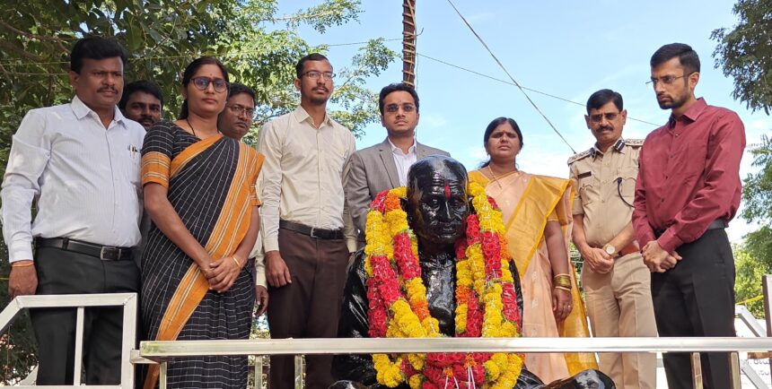 ಜಿಲ್ಲಾಾಡಳಿತದಿಂದ ಮಹಾತ್ಮಗಾಂಧೀಜಿ, ಲಾಲ್‌ಬಹದ್ದೂರ ಶಾಸಿ ಜಯಂತಿ ಆಚರಣೆ ಗಾಂಧೀಜಿಯವರ ಬದುಕೆ ನಮಗೆಲ್ಲ ಪ್ರೇರಣೆ – ಡಿಸಿ