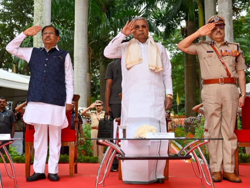 ಪೊಲೀಸರಿಂದ ಅನೈತಿಕ ಪೊಲೀಸ್ ಗಿರಿಗೆ ಕಡಿವಾಣ: ಸಿಎಂ ಸಿದ್ದರಾಮಯ್ಯ ಪೊಲೀಸರಿಂದ ಅನೈತಿಕ ಪೊಲೀಸ್ ಗಿರಿಗೆ ಕಡಿವಾಣ: ಸಿಎಂ ಸಿದ್ದರಾಮಯ್ಯ