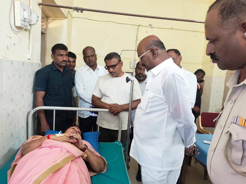 ಗೊಲಪಲ್ಲಿ ಬಳಿ ದೇವದುರ್ಗ ಶಾಸಕಿ ಕಾರು ಅಘಾತ : ಲಿಂಗಸಗೂರು ಆಸ್ಪತ್ರೆೆಯಲ್ಲಿ ಚಿಕಿತ್ಸೆೆ