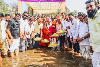 ಚಿವರಿಂದ ಕನಕಗಿರಿ ಶ್ರೀಲಕ್ಷ್ಮೀದೇವಿ ಕೆರೆಗೆ ಬಾಗಿನ ಸಮರ್ಪಣೆ  ಕೆರೆಗಳಿಗೆ ನೀರು ತುಂಬಿಸುವ ಯೋಜನೆಯಿಂದ ತೋಟಗಾರಿಕೆ ಬೆಳೆಗಳಿಗೆ ಉತ್ತೇಜನ-ತಂಗಡಗಿ