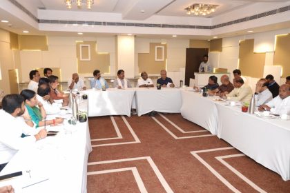 ಬೆಳಗಾವಿಯಲ್ಲಿ ಅಧಿವೇಶನ 20 ದಿನವಾದರೂ ನಡೆಸಲು ಆರ್. ಅಶೋಕ್ ಆಗ್ರಹ  ಒಗ್ಗಟ್ಟಾಾಗಿ ಹೋರಾಡಲು ಬಿಜೆಪಿ -ಜೆಡಿಎಸ್ ನಿರ್ಧಾರ