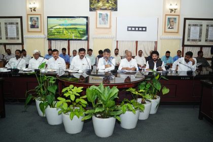 ಹೊಸ ಕ್ರಸ್‌ಟ್‌‌ಗೇಟ್‌ಗಳ ಅಳವಡಿಕೆಗೆ ಒತ್ತು/ ಡಿಸೆಂಬರ್‌ನಿಂದ ಜೂನ್ ವೇಳೆಗೆ ಎಲ್ಲಾ 33 ಗೇಟ್‌ಗಳ ಬದಲಾವಣೆ/ ತುಂಗಭದ್ರಾಾ ನೀರಾವರಿ ಸಲಹಾ ಸಮಿತಿ ಸಭೆಯಲ್ಲಿ ತೀರ್ಮಾನ  ತುಂಗಭದ್ರಾಾ: ಎರಡನೇ ಬೆಳೆಗೆ ನೀರಿಲ್ಲ