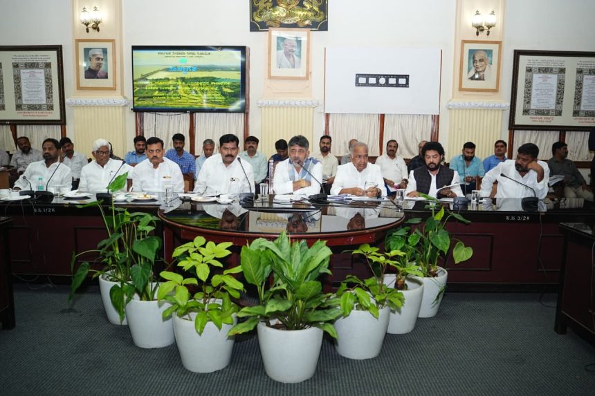 ಹೊಸ ಕ್ರಸ್‌ಟ್‌‌ಗೇಟ್‌ಗಳ ಅಳವಡಿಕೆಗೆ ಒತ್ತು/ ಡಿಸೆಂಬರ್‌ನಿಂದ ಜೂನ್ ವೇಳೆಗೆ ಎಲ್ಲಾ 33 ಗೇಟ್‌ಗಳ ಬದಲಾವಣೆ/ ತುಂಗಭದ್ರಾಾ ನೀರಾವರಿ ಸಲಹಾ ಸಮಿತಿ ಸಭೆಯಲ್ಲಿ ತೀರ್ಮಾನ  ತುಂಗಭದ್ರಾಾ: ಎರಡನೇ ಬೆಳೆಗೆ ನೀರಿಲ್ಲ