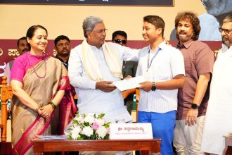 ಮಕ್ಕಳ ದಿನಾಚರಣೆ ಅಂಗವಾಗಿ ವಿದ್ಯಾಾರ್ಥಿಗಳ ಜತೆ ಸಂವಾದ ನಡೆಸಿದ ಸಚಿವ ಮಧು ಬಂಗಾರಪ್ಪ ಶೀಘ್ರದಲ್ಲೇ 12 ಸಾವಿರ ಶಿಕ್ಷಕರ ನೇಮಕ