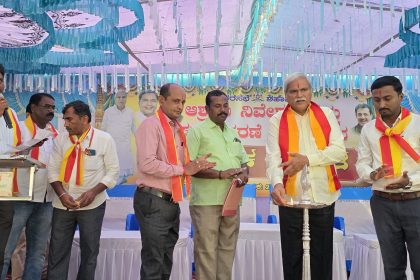 ನಿರಾಶ್ರಿತ ಕುಟುಂಬಗಳಿಗೆ ಹಕ್ಕು ಪತ್ರ ವಿತರಣೆ