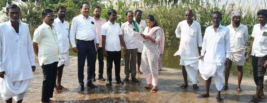 ತಹಸೀಲ್ದಾಾರ ಕು.ಸತ್ಯಮ್ಮ ಭೇಟಿ ವೀಕ್ಷಣೆ ಕೆಬಿಜೆಎನ್‌ಎಲ್ ನಿರ್ಲಕ್ಷ : ಜಾಗೀರನಂದಿಹಾಳ ಸೇತುವೆಯ ರಸ್ತೆೆ ಮೇಲೆ ನಿರಂತರ ಹರಿವ ನೀರು, ಸಂಚಾರಕ್ಕೆೆ ಸಂಚಕಾರ
