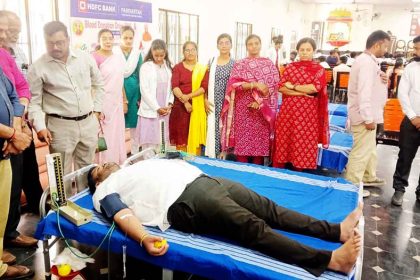 ಮಾನ್ವಿ : ಕಲ್ಮಠ ಶ್ರೀಗಳ ಜನ್ಮದಿನದ ಅಂಗವಾಗಿ ರಕ್ತದಾನ ಶಿಬಿರ