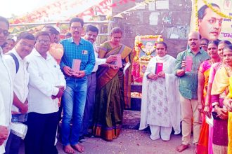 ಸಂವಿಧಾನದ ಆಶಯಗಳಿಗೆ ಧಕ್ಕೆ ಆಗದಂತೆ ಉತ್ತಮ ಪ್ರಜೆಗಳಾಗಿ ಬಾಳೋಣ : ಎಂಪಿ ಲತಾ ಮಲ್ಲಿಕಾರ್ಜುನ್