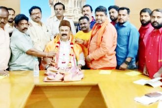 ಸವಿತಾ ಸಮಾಜದ ಅಭಿವೃದ್ಧಿ ನಿಗಮಕ್ಕೆ 100 ಕೋಟಿ ರೂ. ಬೇಡಿಕೆ: ಮುತ್ತುರಾಜ್