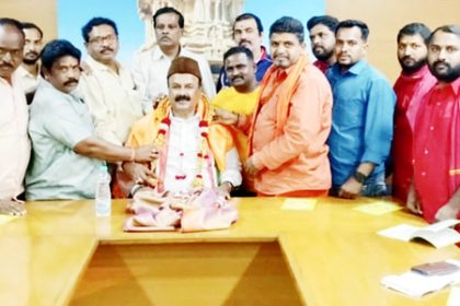 ಸವಿತಾ ಸಮಾಜದ ಅಭಿವೃದ್ಧಿ ನಿಗಮಕ್ಕೆ 100 ಕೋಟಿ ರೂ. ಬೇಡಿಕೆ: ಮುತ್ತುರಾಜ್