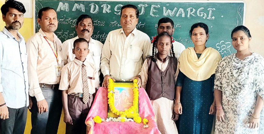 ಕನ್ನಡ ನಾಡಿಗೆ ಷಣ್ಮುಖ ಶಿವಯೋಗಿಗಳ ಕೊಡುಗೆ ಅಪಾರ