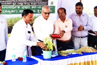 ರೈತರು ನೂತನ ಕೃಷಿ ಆವಿಷ್ಕಾಾರಗಳನ್ನು ಅಳವಡಿಸಿಕೊಳ್ಳಬೇಕು – ಡಾ.ಎ.ಅಮರೇಗೌಡ