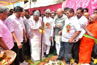 ಪ್ರದೇಶ ಕುರುಬರ ಸಂಘ ಮತ್ತು ವಿದ್ಯಾಾರ್ಥಿನಿಲಯದ ನೂತನ ಕಟ್ಟಡಕ್ಕೆೆ ಸಿಎಂ ಶಂಕುಸ್ಥಾಾಪನೆ ಶೋಷಿತ ಸಮುದಾಗಳ ಧ್ವನಿಯಾಗಿ ಕಾಗಿನೆಲೆ ಪೀಠ ಸ್ಥಾಾಪನೆ: ಸಿದ್ದರಾಮಯ್ಯ