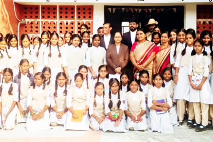 ಮಸ್ಕಿ ಎನ್‌ಎಂ ಎಸ್ ಶಾಲೆಯ ವಿದ್ಯಾಾರ್ಥಿಗಳು ನ್ಯಾಾಯಾಲಯಕ್ಕೆ ಭೇಟಿ