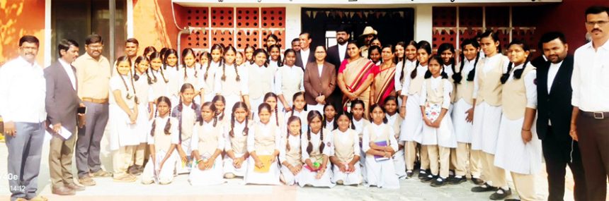 ಮಸ್ಕಿ ಎನ್‌ಎಂ ಎಸ್ ಶಾಲೆಯ ವಿದ್ಯಾಾರ್ಥಿಗಳು ನ್ಯಾಾಯಾಲಯಕ್ಕೆ ಭೇಟಿ