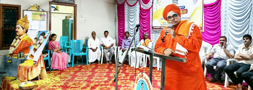 ದಿ.ಶಿವಣ್ಣ ಹ ಸಣ್ಣಪ್ಪನವರ್ ಅವರ ನೆನವು ಕಾರ್ಯಕ್ರಮ ಸಮಾಜಮುಖಿಯಾಗಿ ಬದುಕಿದವರು ಶಾಶ್ವತವಾಗಿ ಉಳಿಯುತ್ತಾರೆ