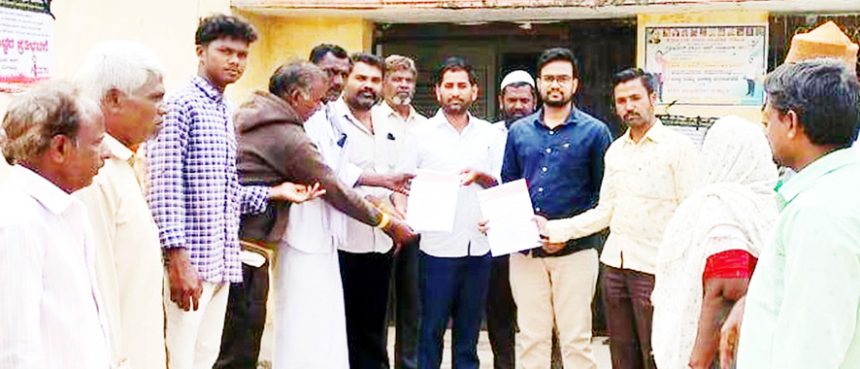 ತುಂಗಭದ್ರಾ ನೀರಾವರಿ ಕಾರ್ಮಿಕರ ಸಂಘದಿಂದ ವಿವಿಧ ಬೇಡಿಕೆ ಈಡೇರಿಕೆಗೆ ಮನವಿ