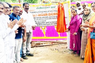 2.50 ಕೋಟಿ ವೆಚ್ಚದಲ್ಲಿ ಐಬಿ ಸರ್ಕಲ್ ಅಭಿವೃದ್ಧಿಿಗೆ ಚಾಲನೆ ನೀಡಿದ ಶಾಸಕಿ ಎಂಪಿ ಲತಾ ಮಲ್ಲಿಕಾರ್ಜುನ್ ಟೀಕೆಗಳು ಸಾಯುತ್ತವೆ, ಅಭಿವೃದ್ಧಿ ಕೆಲಸಗಳು ಉಳಿಯುತ್ತವೆ