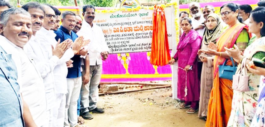 2.50 ಕೋಟಿ ವೆಚ್ಚದಲ್ಲಿ ಐಬಿ ಸರ್ಕಲ್ ಅಭಿವೃದ್ಧಿಿಗೆ ಚಾಲನೆ ನೀಡಿದ ಶಾಸಕಿ ಎಂಪಿ ಲತಾ ಮಲ್ಲಿಕಾರ್ಜುನ್ ಟೀಕೆಗಳು ಸಾಯುತ್ತವೆ, ಅಭಿವೃದ್ಧಿ ಕೆಲಸಗಳು ಉಳಿಯುತ್ತವೆ