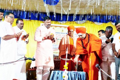 ಮಕ್ಕಳಿಗೆ ಜ್ಞಾನದ ಜತೆಗೆ ಸಂಸ್ಕಾರ ಕಲಿಸಿ : ಬಸವಲಿಂಗ ಸ್ವಾಮೀಜಿ