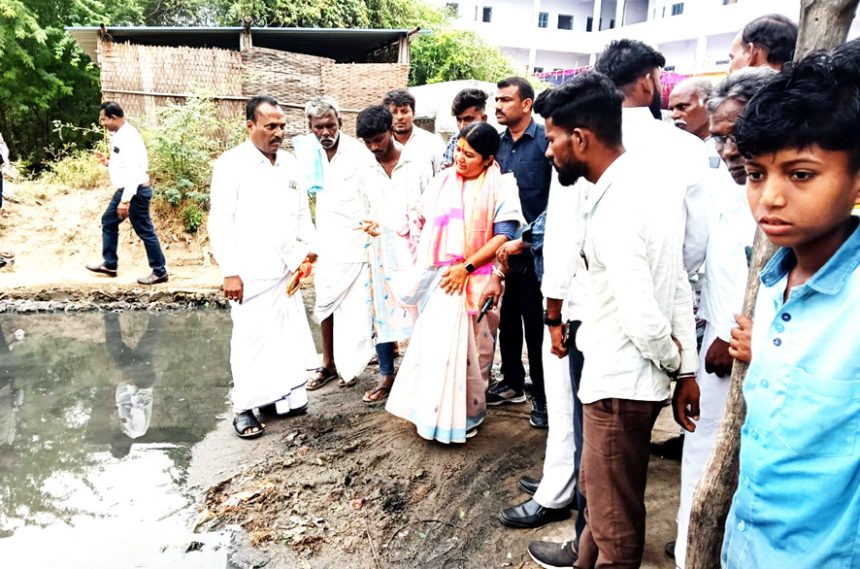 ಶಾಸಕಿ ಕರೆಮ್ಮ ಮಾತಿಗೆ ಕವಡೆ ಕಾಸಿನ ಕಿಮ್ಮತ್ತು ನೀಡದ ಅಧಿಕಾರಿಗಳು! ಸಮಸ್ಯೆಯಲ್ಲಿ ನರಳುತ್ತಿದ್ದಾರೆ ಹಿರೇರಾಯಕುಂಪಿ ಗ್ರಾಮಸ್ಥರು