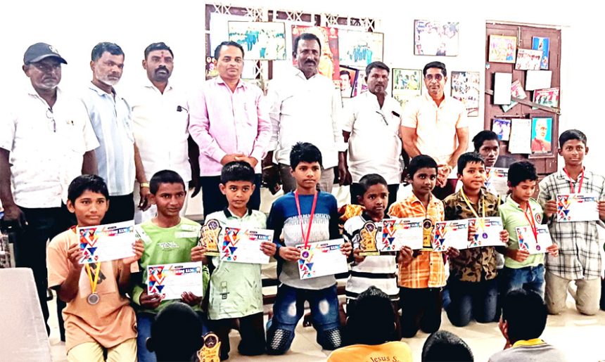 ಚಿತ್ರಕಲೆ ಸ್ಪರ್ಧೆ, ಬಹುಮಾನ ವಿತರಣೆ