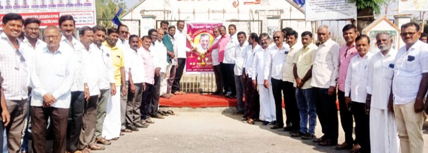 ಮಾನ್ವಿ: ವೀರಶೈವ ಲಿಂಗಾಯತ ಸಮಾಜದಿಂದ ಡಾ.ಶಾಮನೂರ ಶಿವಶಂಕರಪ್ಪ ಇವರಿಗೆ ಭಾವಪೂರ್ಣ ಶ್ರದ್ದಾಾಂಜಲಿ