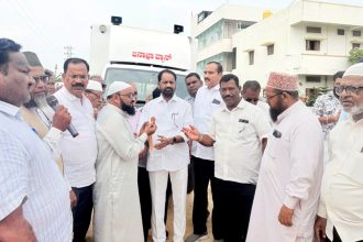 ಮೃತ ದೇಹ ಸಾಗಣೆ ವಾಹನ,ರೆಫ್ರಿಿಜರೇಟರ್‌ಗಳ ಹಸ್ತಾಾಂತರ 20 ಲಕ್ಷ ವೆಚ್ಚದಲ್ಲಿ ಜನರಿಗೆ ಅನುಕೂಲ ಆಗಲಿದೆ – ವಸಂತ