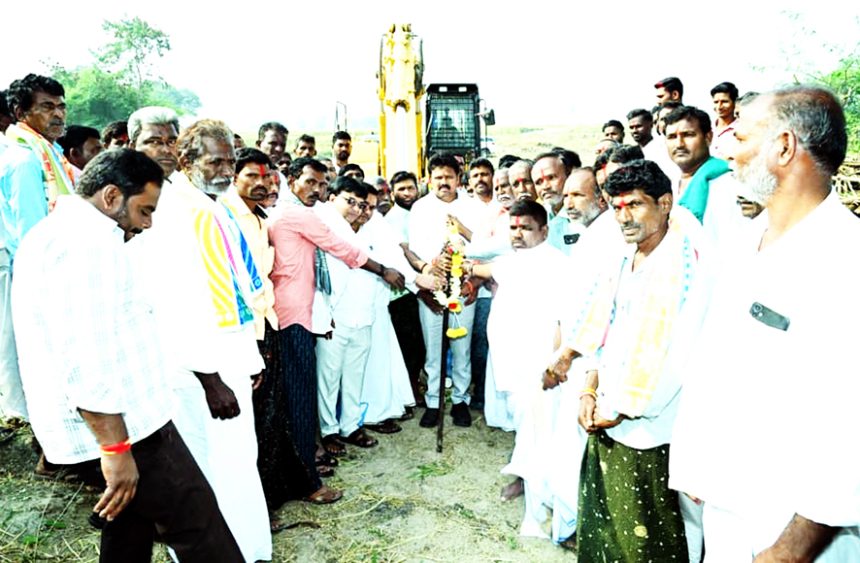ಕೊರವಿ, ರಾಜಲಬಂಡಗಳಿಗೆ ಶಾಸಕ ದದ್ದಲ್ ಬೇಟಿ ವಿವಿಧ ಅಭಿವೃದ್ಧಿ ಕಾಮಗಾರಿಗಳಿಗೆ ಭೂಮಿ ಪೂಜೆ