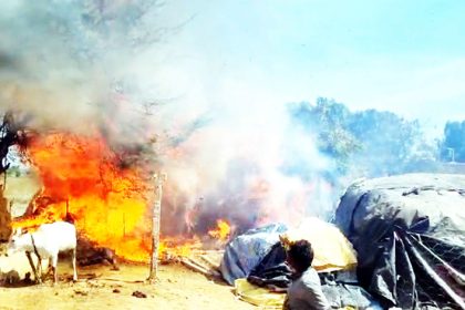 ಬೈಲ್ ಮರ್ಚೆಡ್ ಗ್ರಾಮದಲ್ಲಿ ಆಕಸ್ಮಿಕ ಬೆಂಕಿ ದುರಂತ, ಅಪಾರ ಹಾನಿ