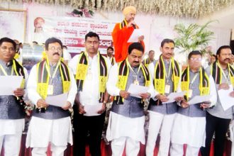 ಕ್ರಾಾಂತಿವೀರ ಸಂಗೊಳ್ಳಿ ರಾಯಣ್ಣ ಪದಾಧಿಕಾರಿಗಳ ಪದಗ್ರಹಣ ಹಿಂದುಳಿದ ಸಮುದಾಯದ ಸರ್ವಾಂಗೀಣ ಅಭಿವೃದ್ದಿಗೆ ಸಂಘಗಳ ಅಗತ್ಯವಿದೆ – ಬಾಬಣ್ಣ