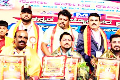 ಸಂತೋಷ ಅಂಗಡಿಗೆ ಕರ್ನಾಟಕ ಸೇವಾ ರತ್ನ ಪ್ರಶಸ್ತಿ