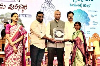 ಗಬ್ಬೂರು ಪಂಚಾಯತಿಗೆ ಗಾಂಧಿ ಗ್ರಾಾಮ ಪುರಸ್ಕಾರ ಪ್ರದಾನ