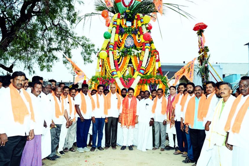 ಆಶೀರ್ವಾದ ಪಡೆದ ಶಾಸಕ ದದ್ದಲ್ ಉಡಮಗಲ್ ಖಾನಾಪೂರದ ಶ್ರೀ ಭೀಮೇಶ್ವರರ ಅದ್ಧೂರಿ ರಥೋತ್ಸವ