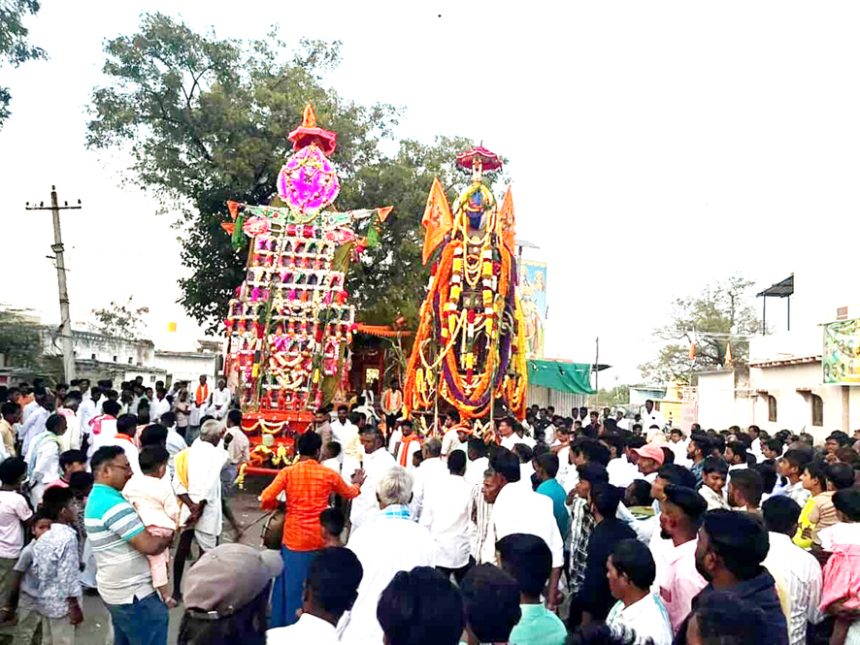 ವಿಜೃಂಭಣೆಯಿಂದ ಜರುಗಿದ ಆಂಜನೇಯ ರಥೋತ್ಸವ