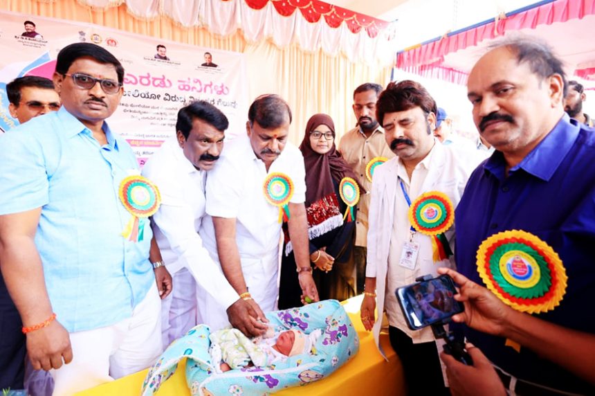 ‘ಮಕ್ಕಳ ಭವಿಷ್ಯಕ್ಕಾಗಿ ಎರಡು ಹನಿ ಲಸಿಕೆ ಹಾಕಿಸಿ’