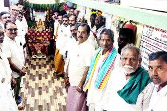 ಸಹಕಾರ ಸಂಘದ ವಾರ್ಷಿಕೋತ್ಸವ : ರೈತರಿಂದ ಸಂಭ್ರಮ ಆಚರಣೆ ಸಹಕಾರ ಸಂಘದ ಬೆಳವಣಿಗೆಗೆ ಸಹಕರಿಸಲು ರಾಘವೇಂದ್ರ ಕುಲಕರ್ಣಿ ಸಲಹೆ