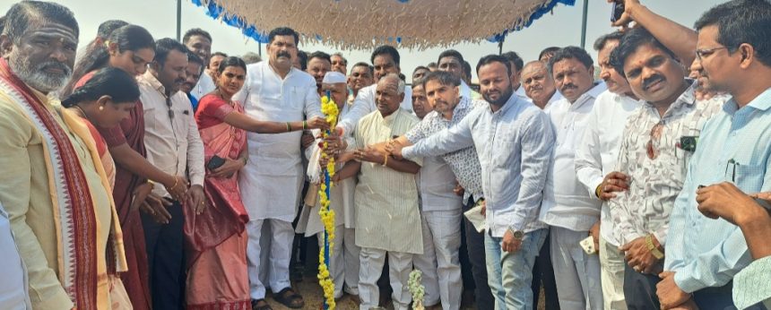 ಕಾರಟಗಿಯಲ್ಲಿ 100 ಹಾಸಿಗೆ ಆಸ್ಪತ್ರೆೆ, ತಾಲೂಕು ಪ್ರಜಾಸೌಧ  ಕಟ್ಟಡಗಳ ಕಾಮಗಾರಿಗೆ ಸಚಿವ ಶಿವರಾಜ ತಂಗಡಗಿಯಿಂದ ಚಾಲನೆ  ಕಾರಟಗಿ ಇತಿಹಾಸದಲ್ಲಿ ಆಸ್ಪತ್ರೆೆ , ಪ್ರಜಾಸೌಧ ಹೊಸ ಮೈಲುಗಲ್ಲಾಾಗಿ