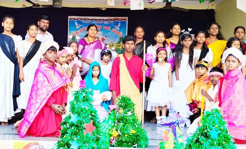 ಮಾನ್ವಿ : ಬಿವಿಆರ್ ಶಾಲಾ ಮಕ್ಕಳಿಂದ ಕ್ರಿಸ್‌ಮಸ್ ರೂಪಕ ಪ್ರದರ್ಶನ
