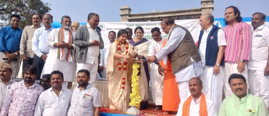 ನಿರ್ಮಲ ತುಂಗಭದ್ರಾಾ ಅಭಿಯಾನದ ಜನ ಜಾಗೃತಿ ಮತ್ತು ಜಲ ಜಾಗೃತಿ ಅಭಿಯಾನಕ್ಕೆೆ ಚಾಲನೆ   ಒಗ್ಗಟ್ಟಿಿನ ಹೋರಾಟಕ್ಕೆೆ  ರಾಜಶ್ರೀ ಚೌಧರಿ ಬೋಸ್ ಕರೆ