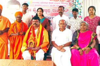 ಸಮಾಜಮುಖಿ ಚಿಂತನೆಯುಳ್ಳ ನಾಯಕ ವೈ.ಡಿ.ಅಣ್ಣಪ್ಪ : ಶ್ರೀಗಳು