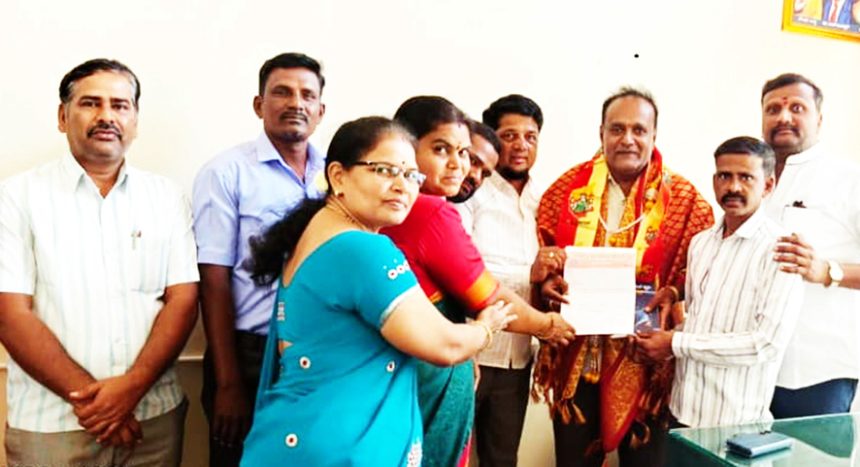ಪುರಸಭೆ ನೂತನ ಅಧ್ಯಕ್ಷ ಸುರೇಶ ಹರಸೂರಗೆ ಸನ್ಮಾನ