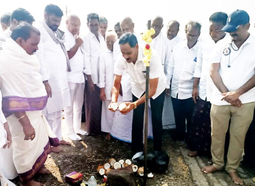 7ನೇ ಮೈಲ್‌ಕ್ಯಾಾಂಪಿನಿಂದ ಬನ್ನಟ್ಟಿ ಕ್ಯಾಾಂಪ್ ರಸ್ತೆ ಡಾಂಬಾರೀಕರಣಕ್ಕೆ ಶಾಸಕರಿಂದ ಚಾಲನೆ